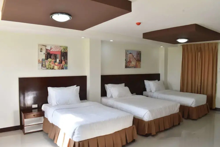 MC Hotel Lingayen