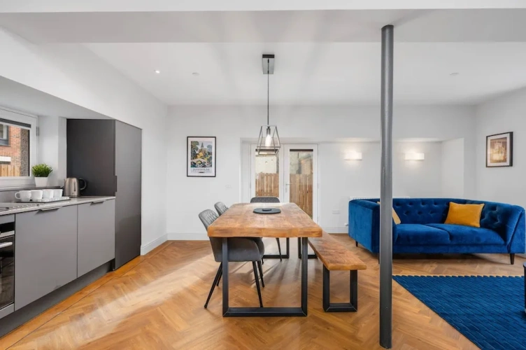 3 Bedrooms Luxury Apartment