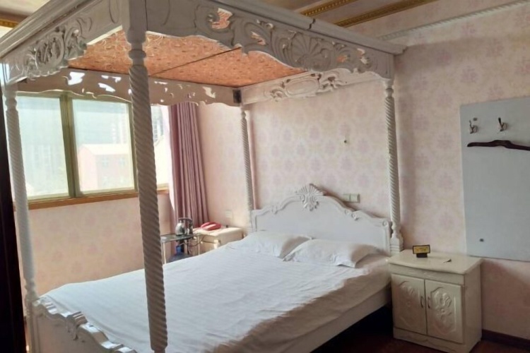 Shanxian Oriental Capital Hotel