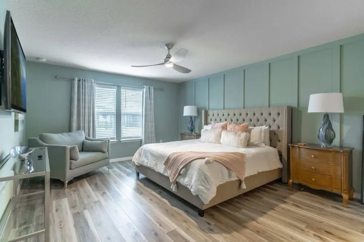 886 Windsor Island