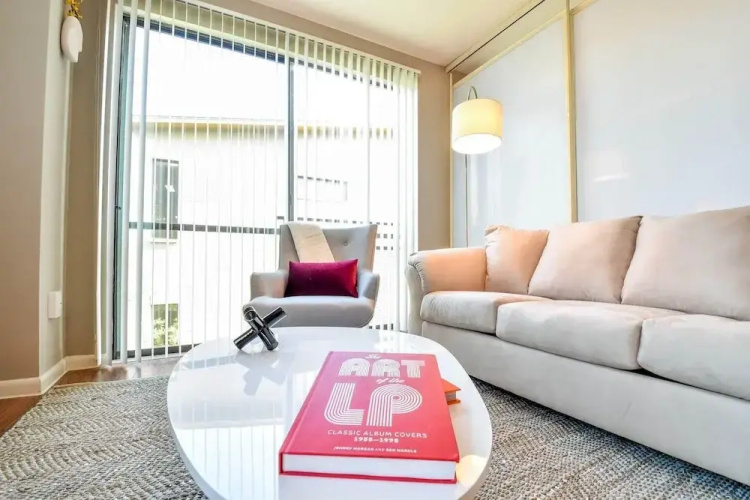 Plano Dreamy Studio Apartment