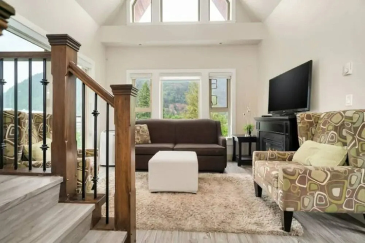 3BR Lakeside Dream Penthouse