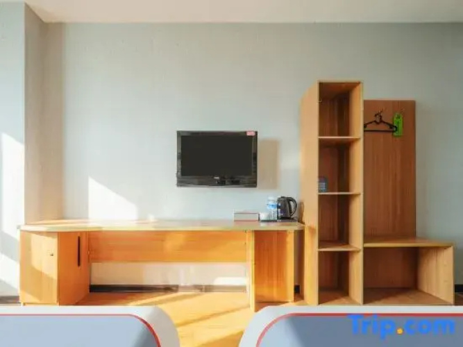 Junyi Chain Hotel (Pinggu Dama Roundabout)