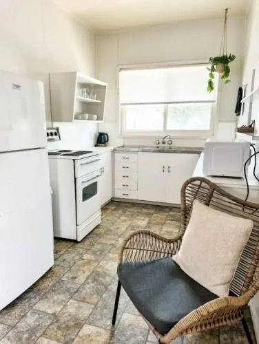 1 Bedroom Standard Quadruple Family room