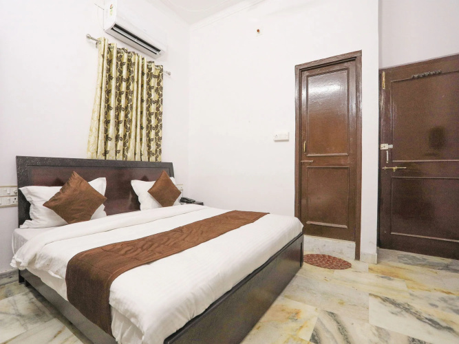 Hotel Royal T By OYO Rooms