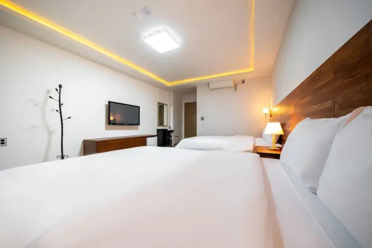 F-one Hotel