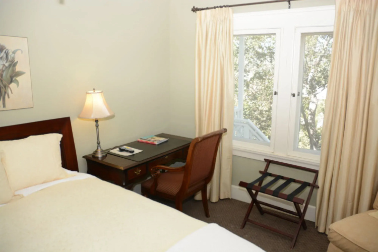 Arroyo Vista Inn