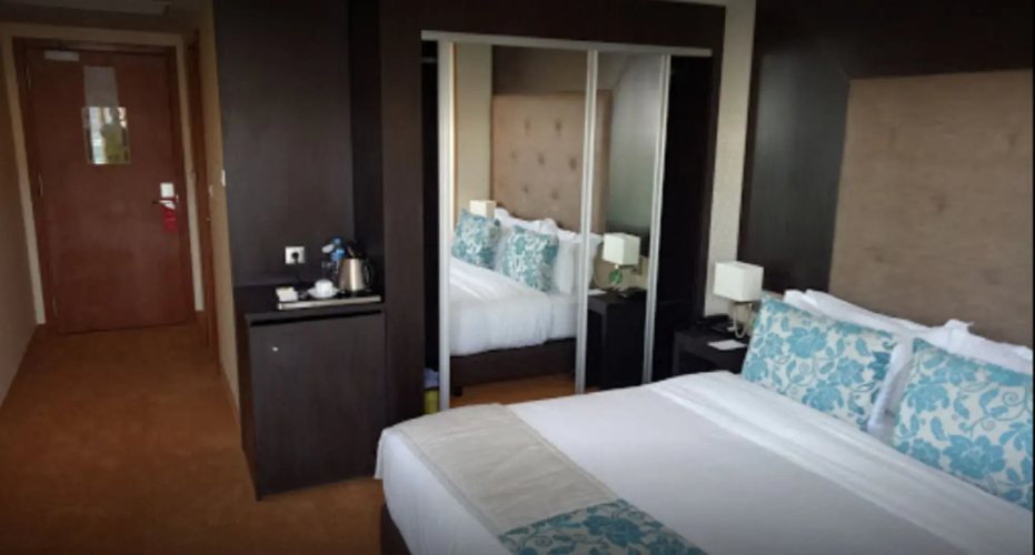 Oasis Hotel