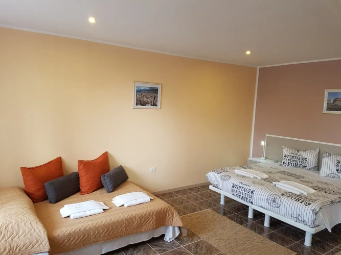 Deluxe Quadruple room