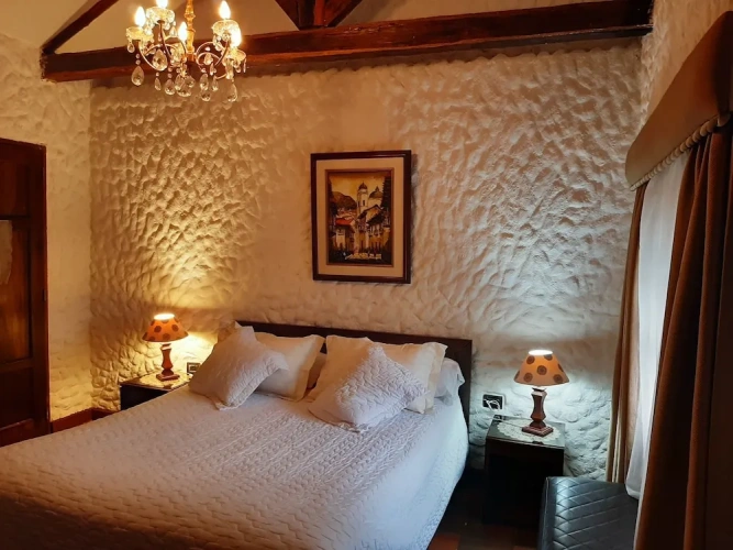 3 Bedrooms Premier Single room with city view