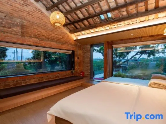 Standard Double room with balcony and with river view