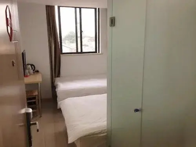 99 Chain Hotel