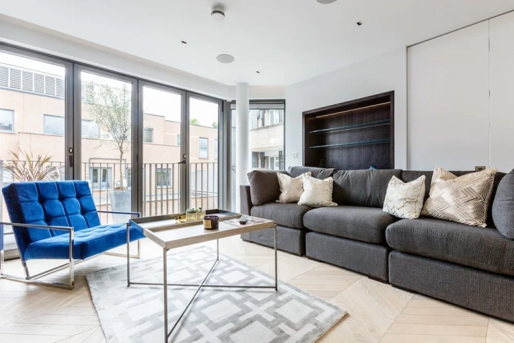 3 Bedrooms Apartment