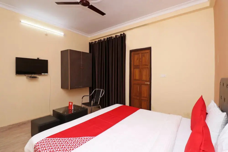 OYO 23206 Hotel Sky View