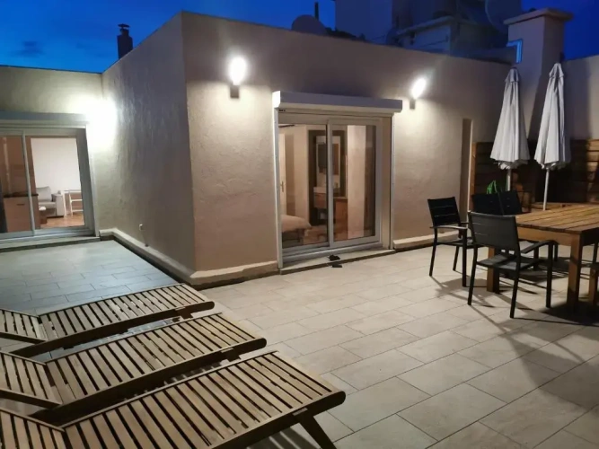 3 Bedrooms Apartment