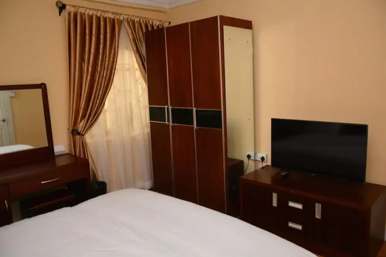 Aishar Residence