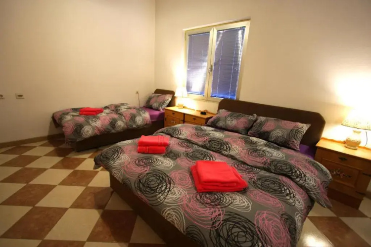 Hostel Topić