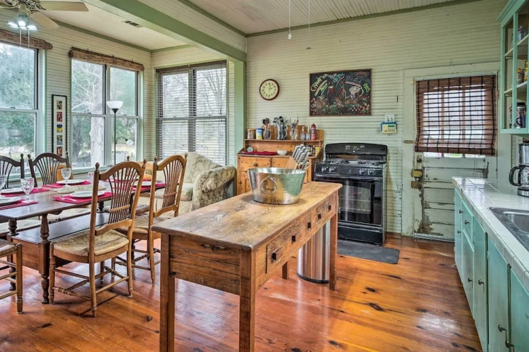 3 Bedrooms Cottage