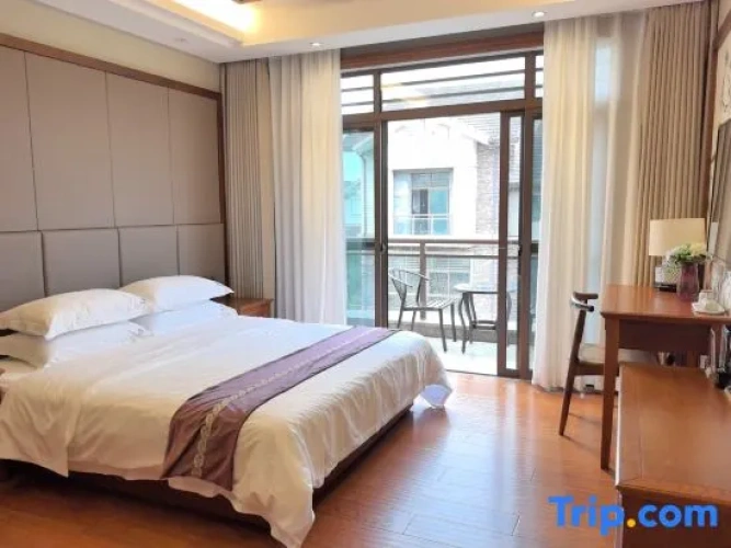 Standard Double room with view