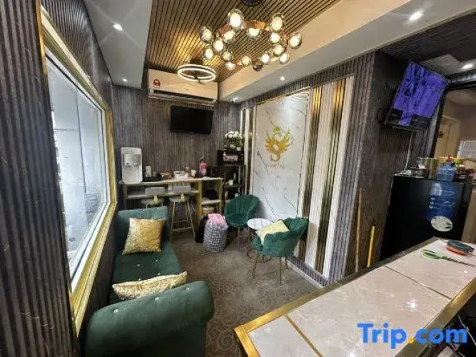 Ss Grey Inn 2