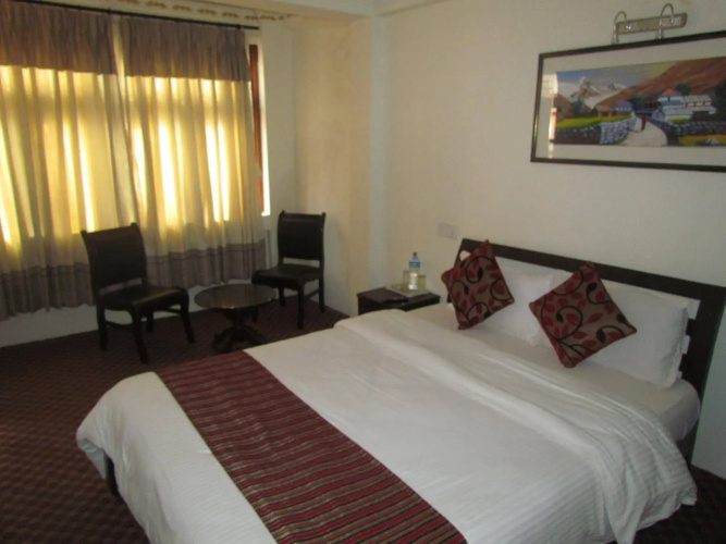 Traveler's Holiday Inn
