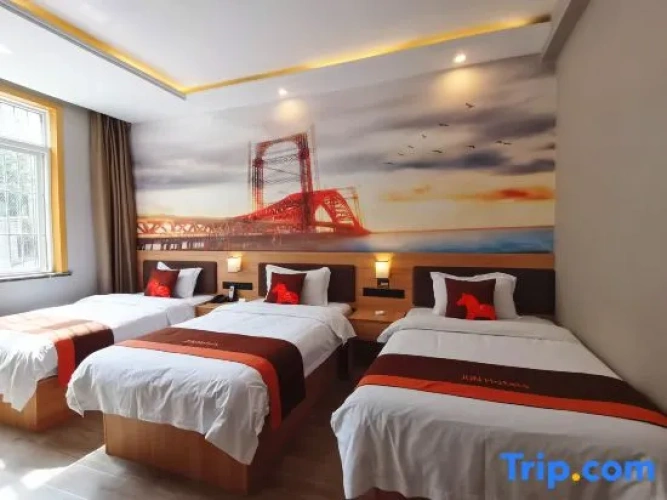 Standard Triple Family Suite