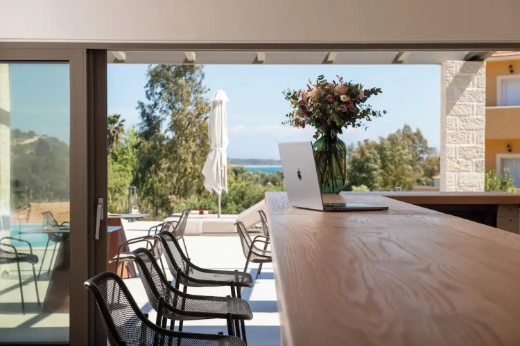 Reveli Suites