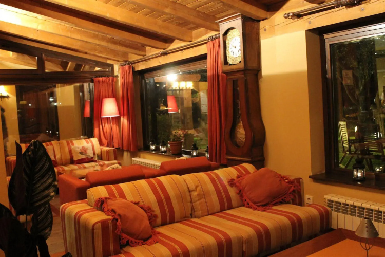 Hotel Saurat