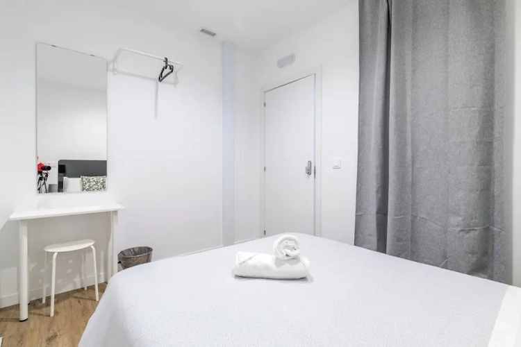 AYZ Princesa - Auto check-in property