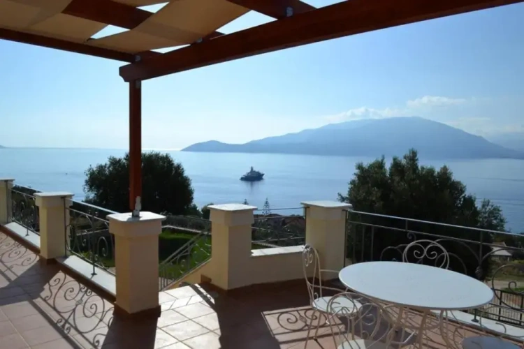 3 Bedrooms Apartment with sea view