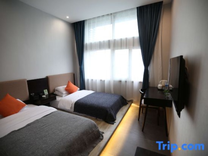 Economy Twin room