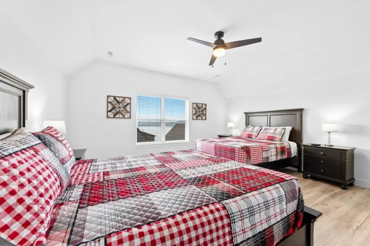 Cedar Shores 7 Bedroom Home by RedAwning