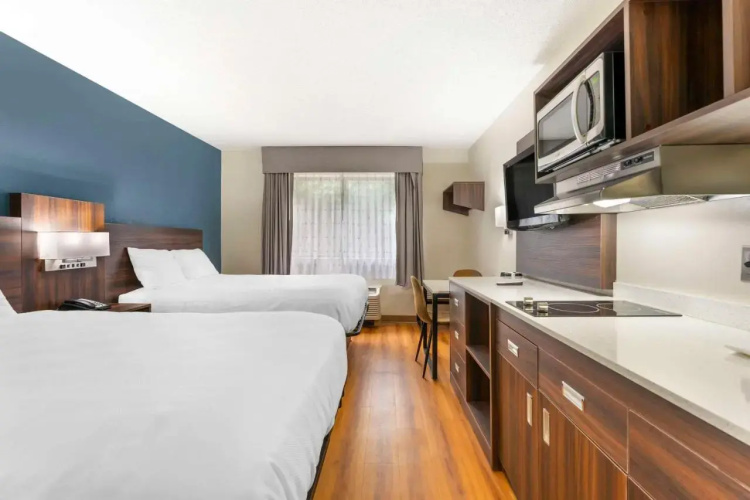 Econo Lodge Lavale