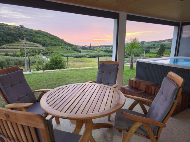 Sea View Apartment Mirjam