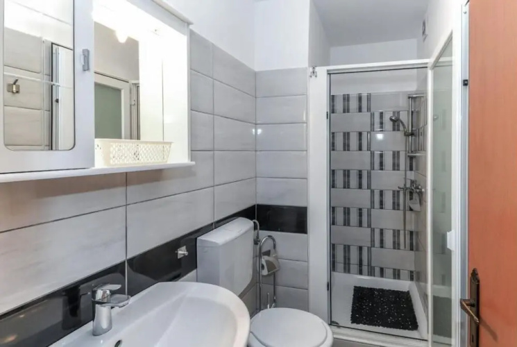 Comfortable Apartment in Umag With Parking Space