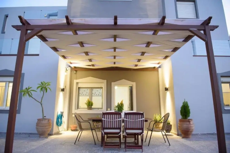 2 Bedrooms Villa