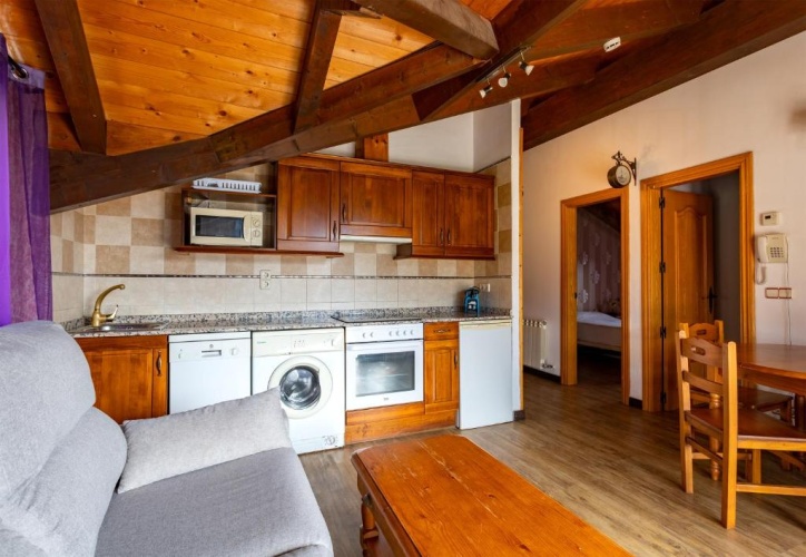 2 Bedrooms Apartment