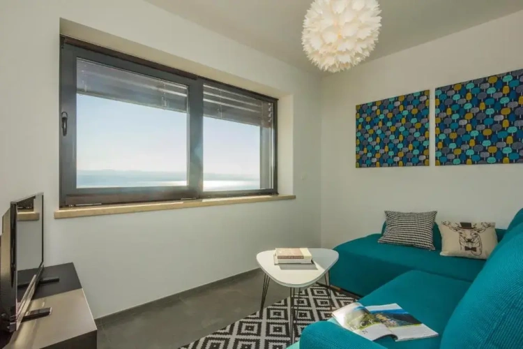 2 Bedrooms Apartment with balcony and with sea view