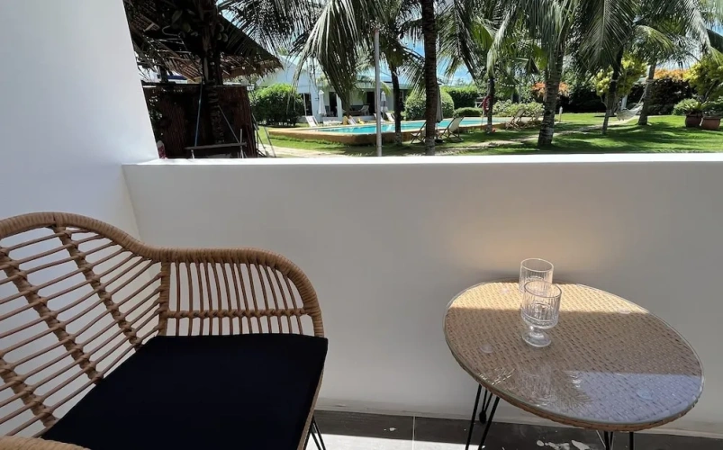 Standard Twin room with garden view