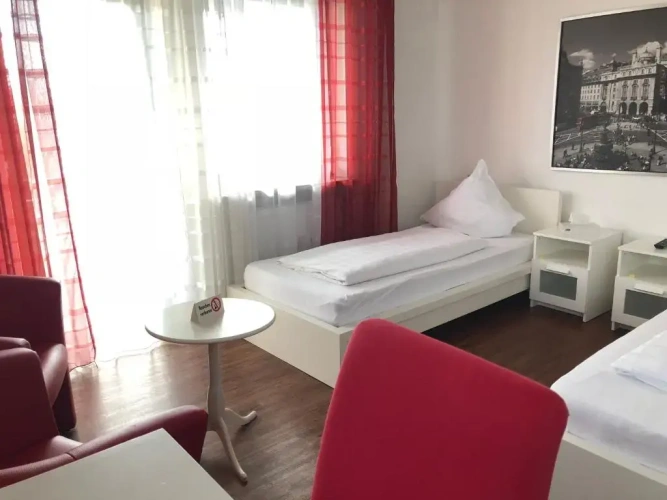 Standard Twin room with balcony