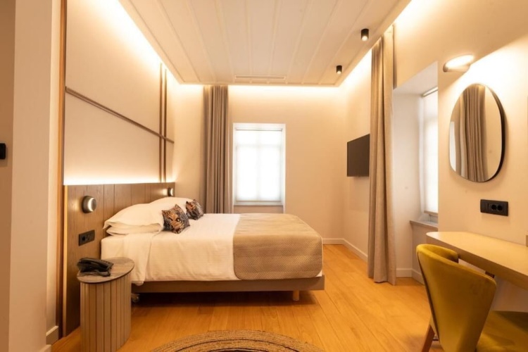 Standard Double room with city view
