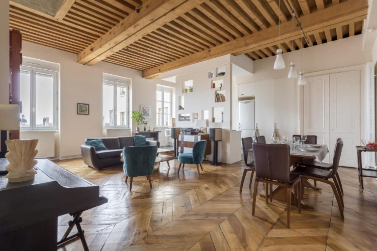 2 Bedrooms Apartment