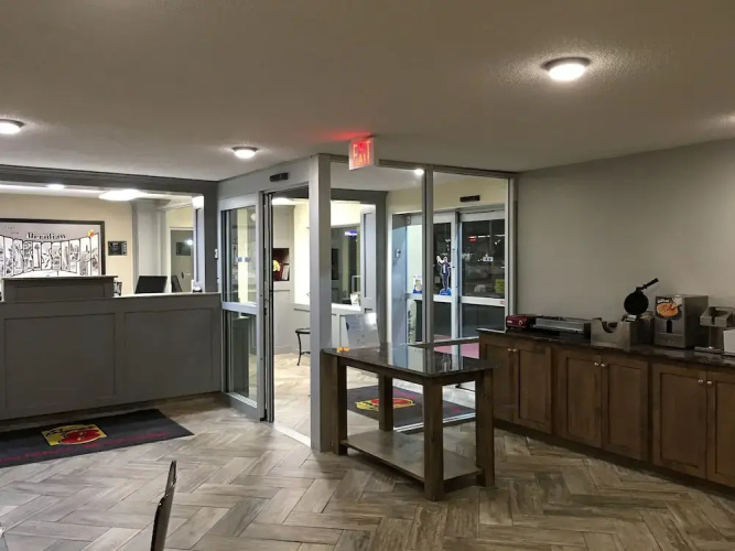 Super 8 Meridian