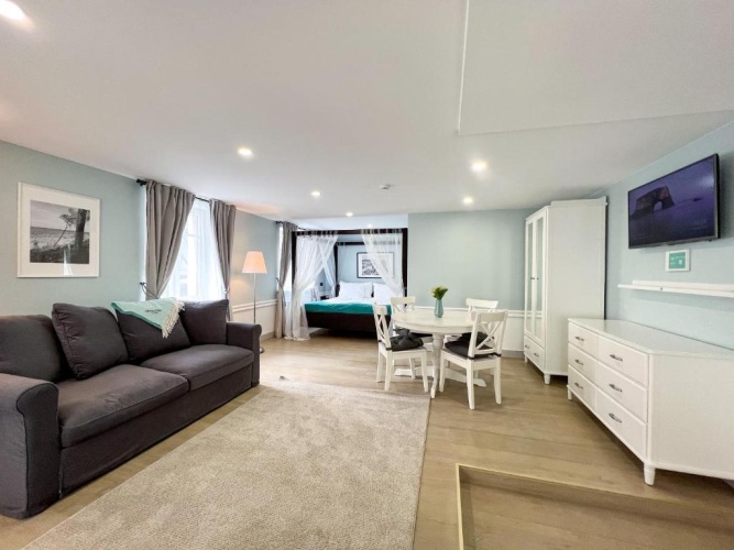 Deluxe Suite