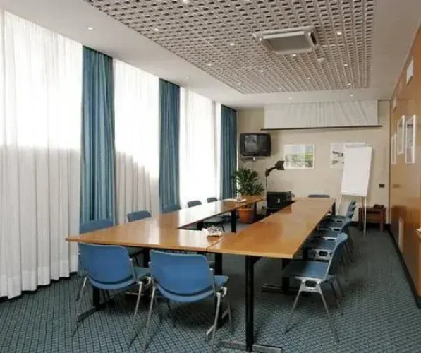 G Tourist Hotel