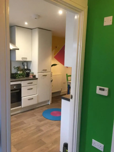 Colourful 2-bed home by the River, Totnes