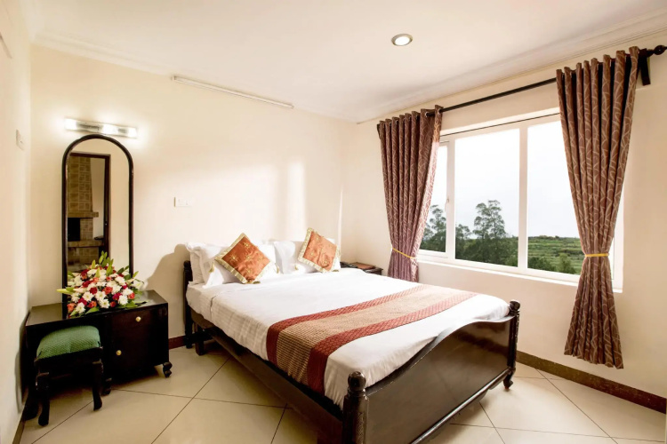 Hotel Lakeview Ooty