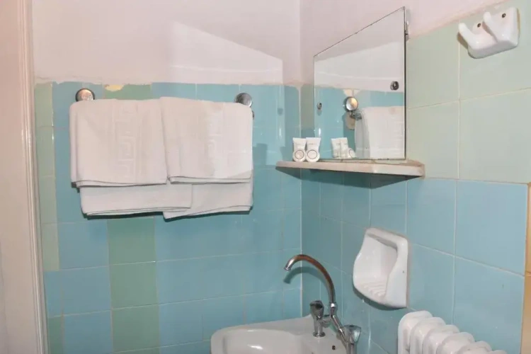 Economy Triple room
