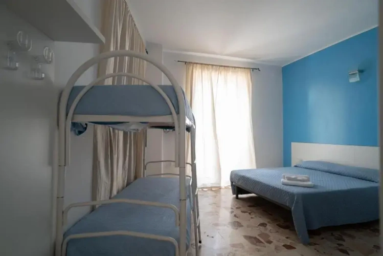Standard Quadruple room with sea view