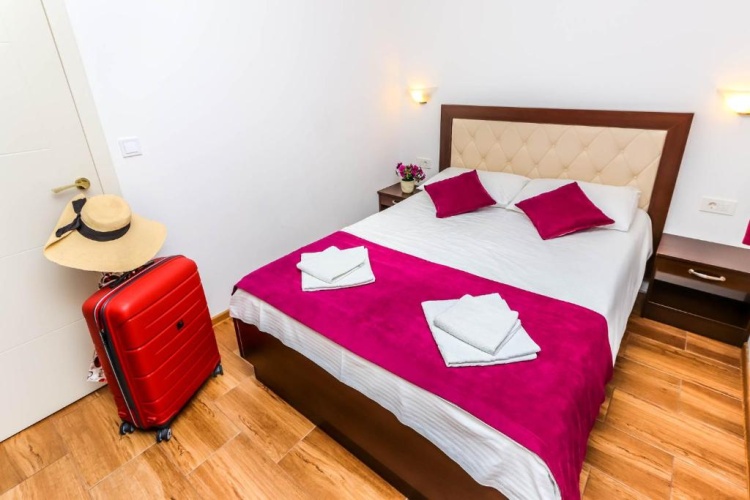 1 Bedroom Apartment with city view